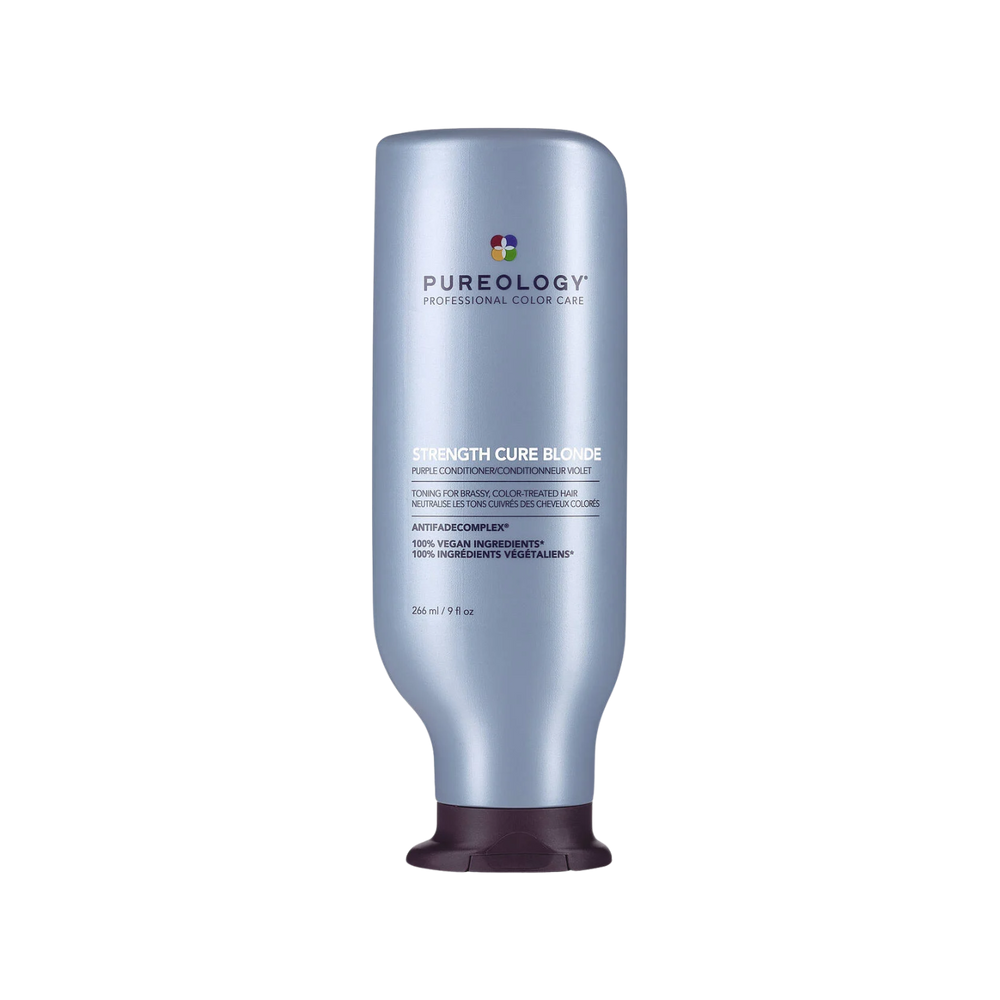 Flacon violet d’après‑shampooing Strength Cure Blonde de Pureology, accompagné d’une touche de fleurs d’orchidée et de poires évoquant les ingrédients clés.