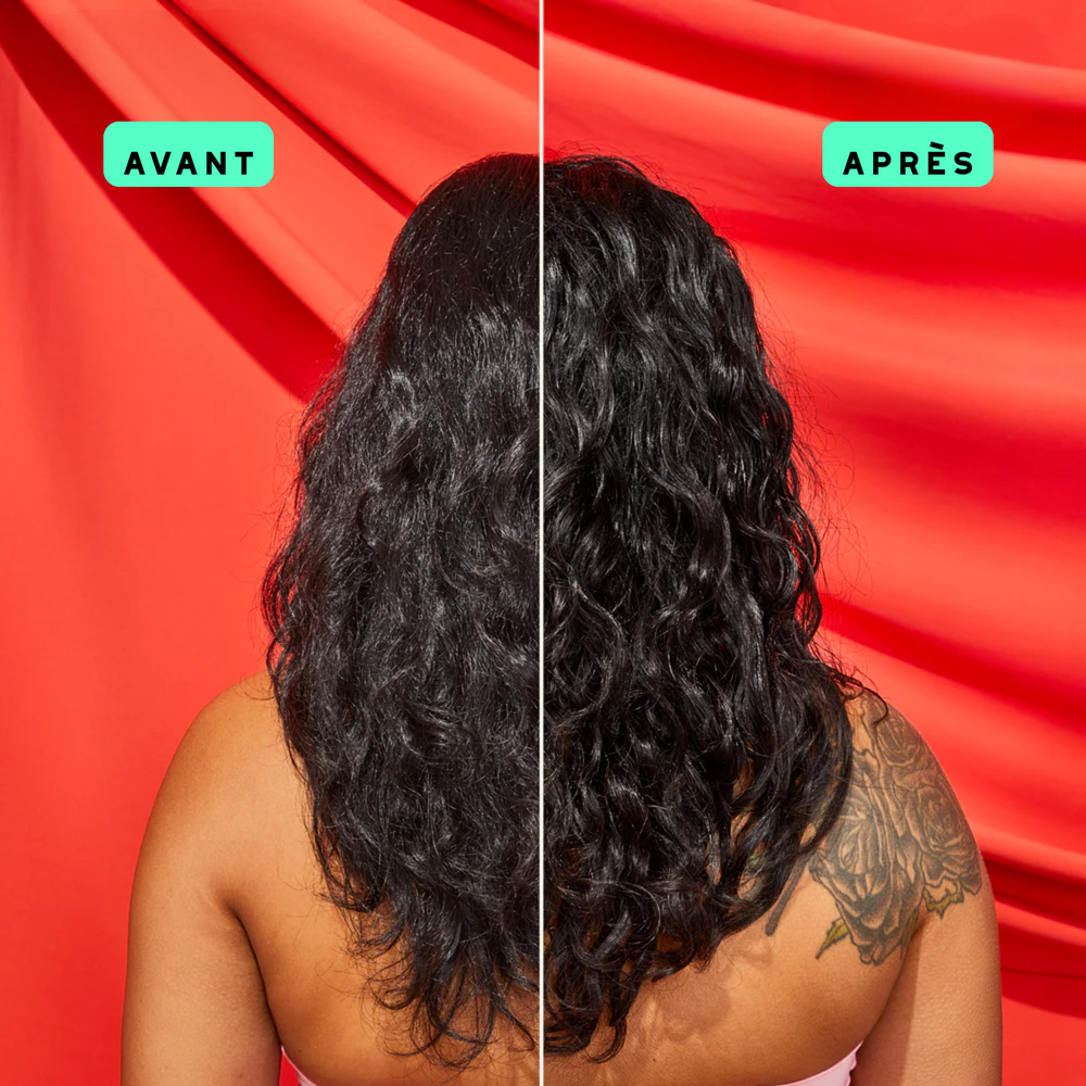 Flacon vaporisateur Amika Top Gloss Shine Spray, finition brillante ultra-légère pour cheveux éclatants.