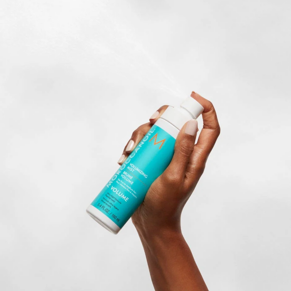 Spray Brume Volume Moroccanoil : brume légère magnifiant le volume des cheveux fins à moyens sans les alourdir.