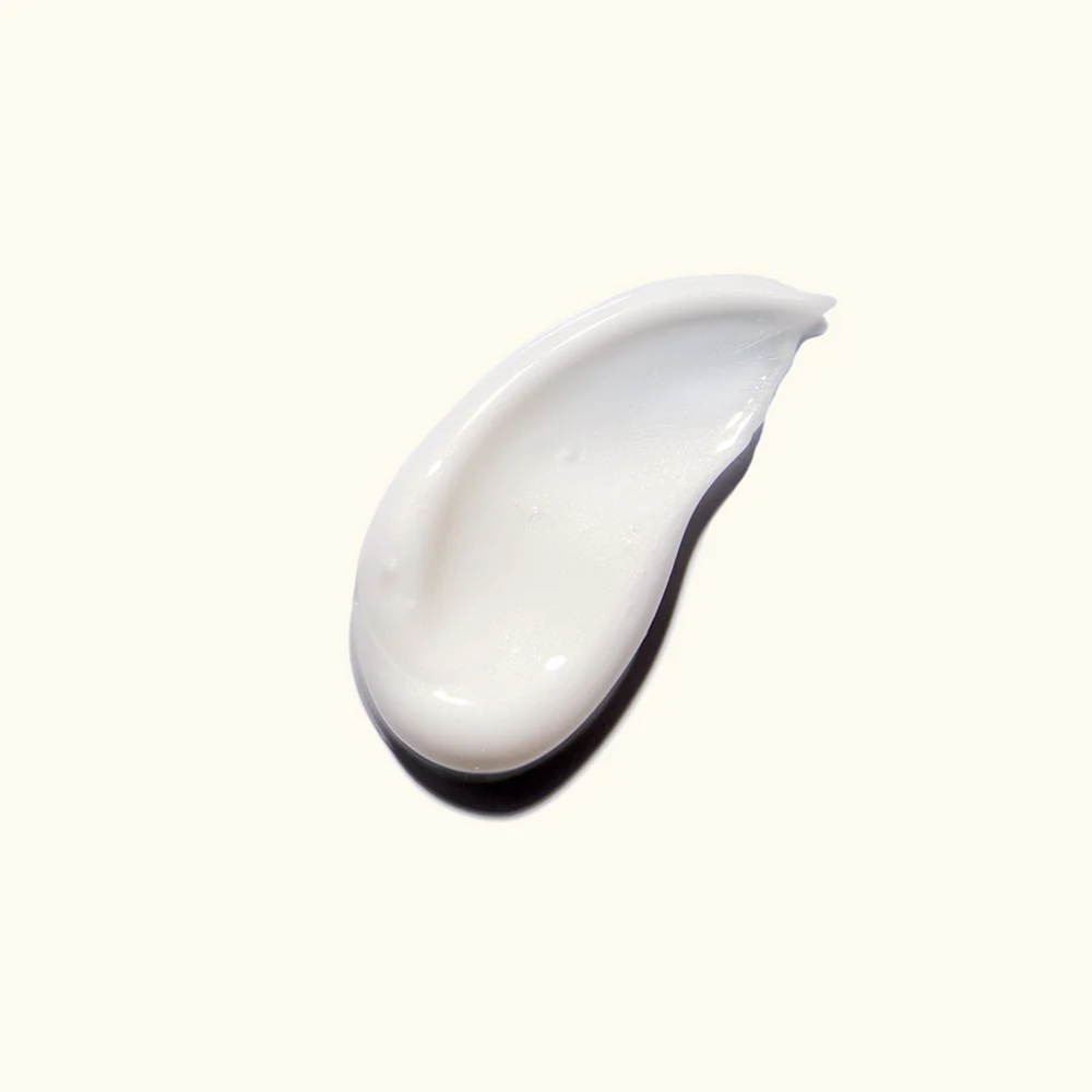 Flacon de la crème amika Supernova pour cheveux hydratés, lisses et brillants