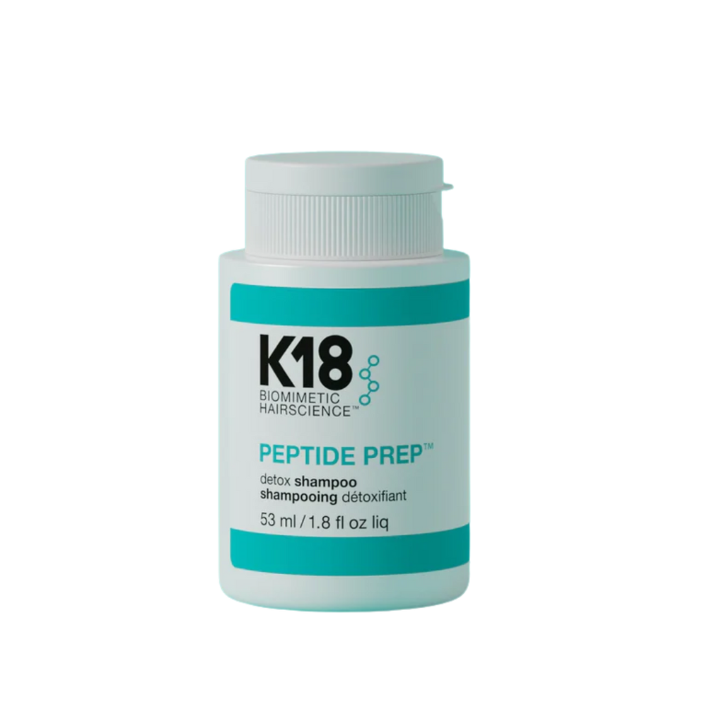 Flacon blanc du shampooing K18 Peptide Prep Detox 250 ml, soin clarifiant purifiant tous types de cheveux.