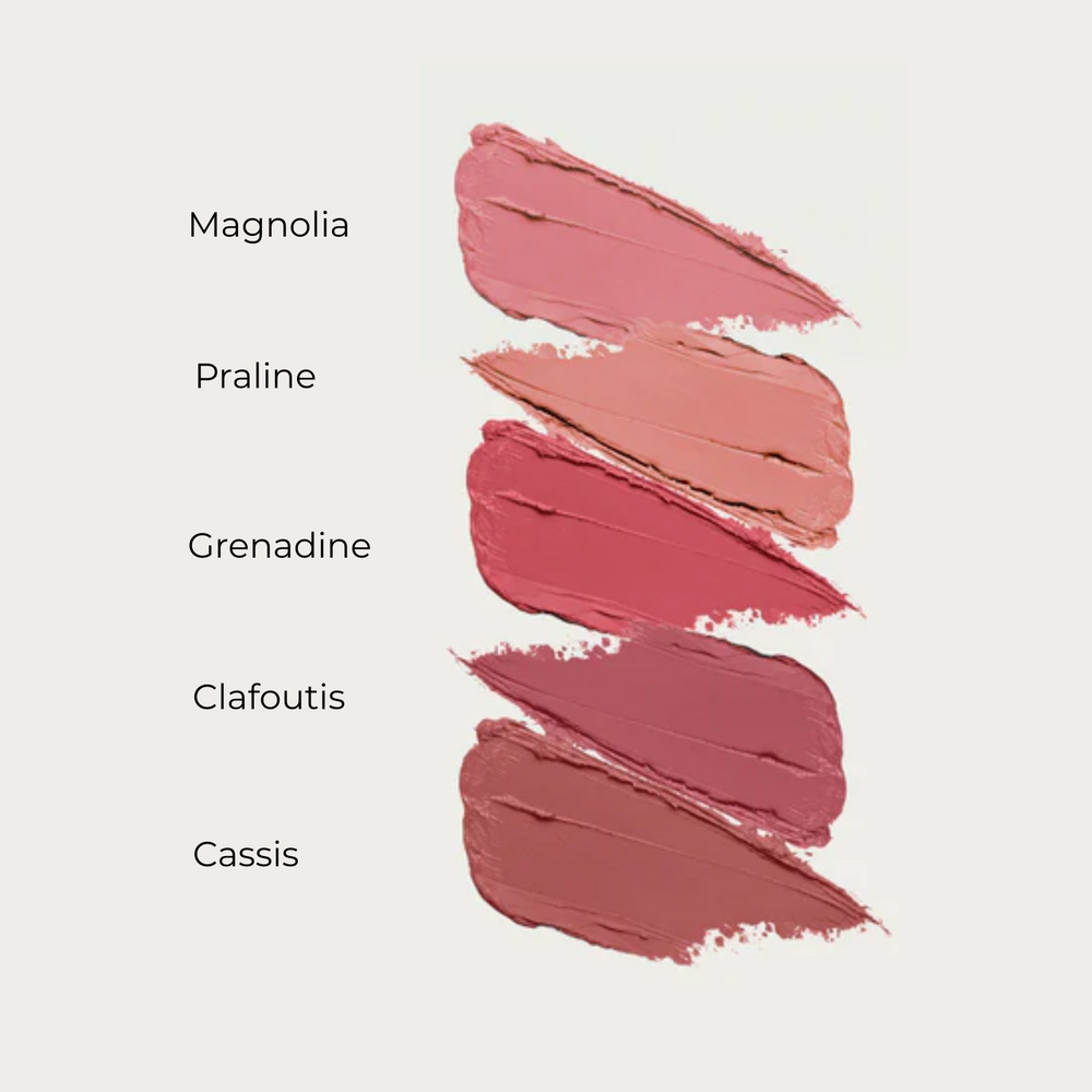 Stick rouge à lèvres Wonderblush Le Rouge en teinte Grenadine, fini satiné, packaging minimaliste et élégant.