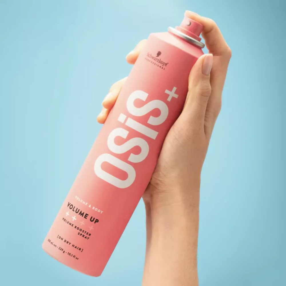 Flacon spray volumisant OSiS+ Volume Up 300 ml sur fond blanc