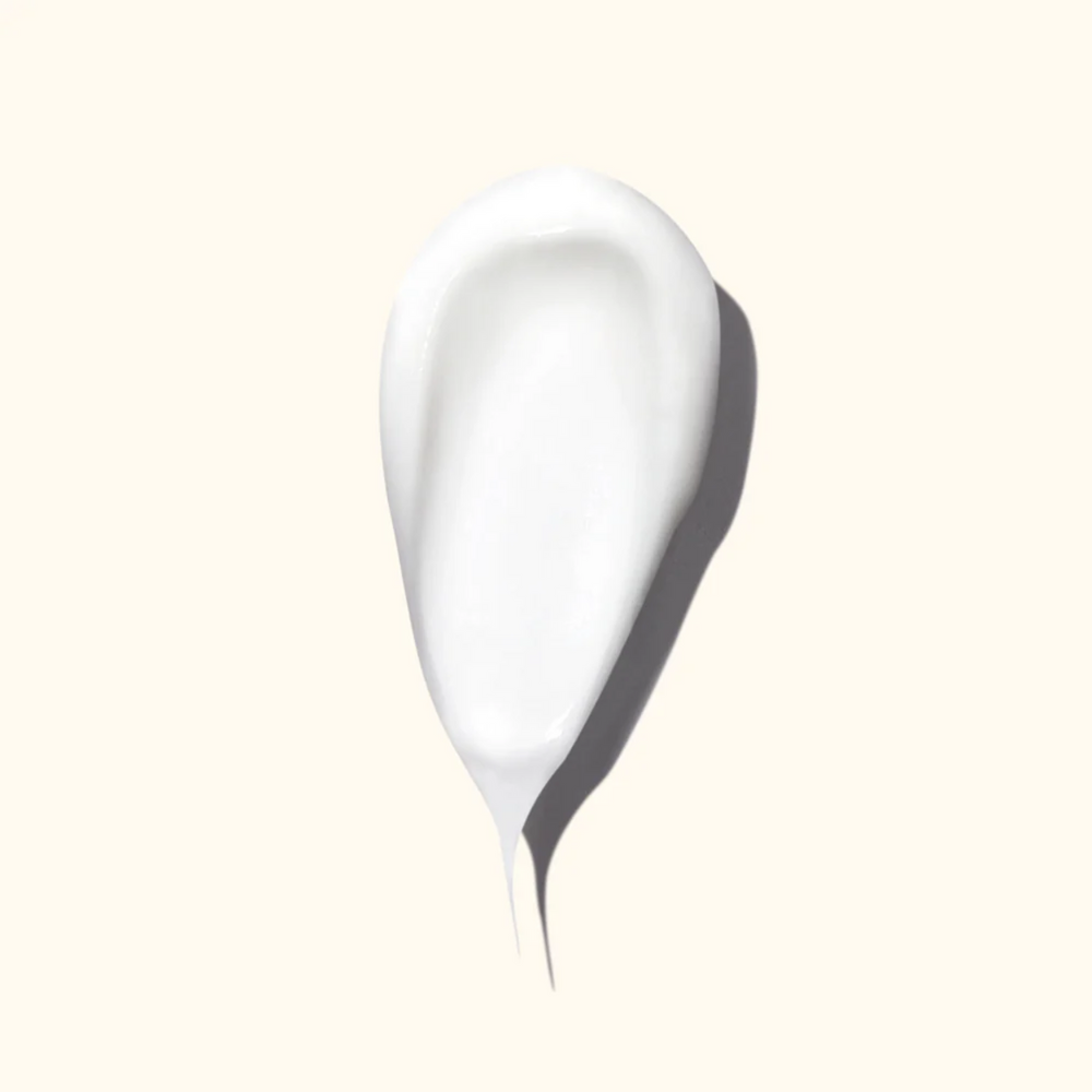 Flacon du revitalisant amika Hydro Rush pour hydratation et douceur des cheveux