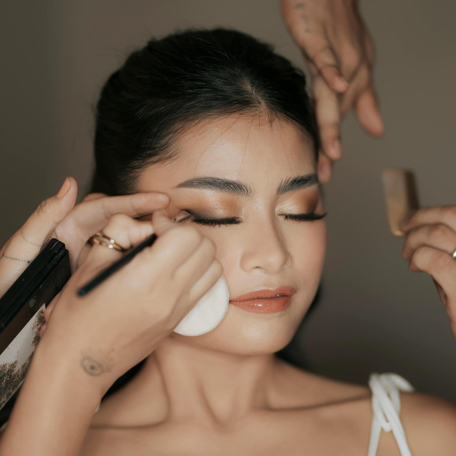 Produits esthétiques : crèmes visage, huiles corps, masques & accessoires