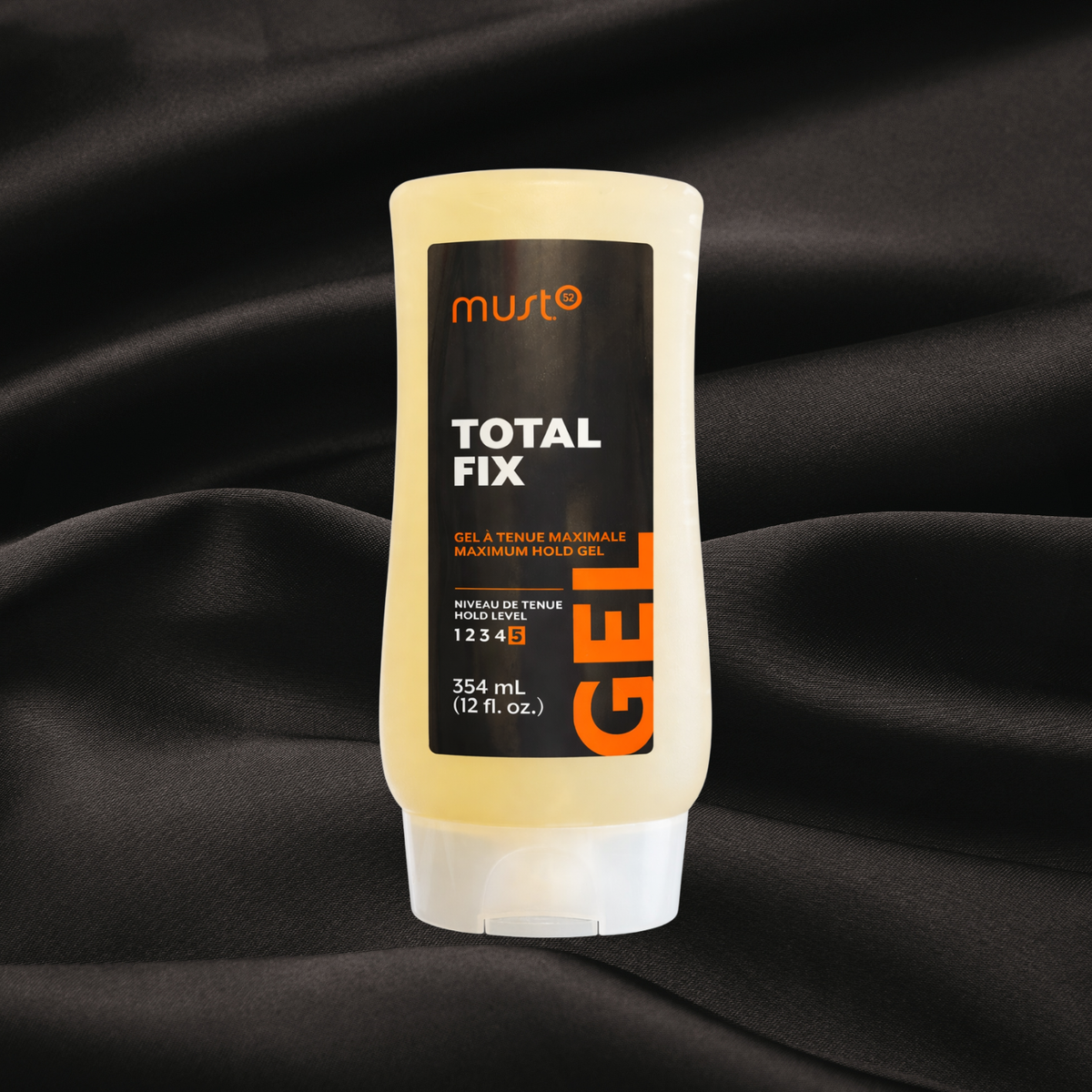 Gel total fix de must52 sur fond noir satiné chez cachet urbain