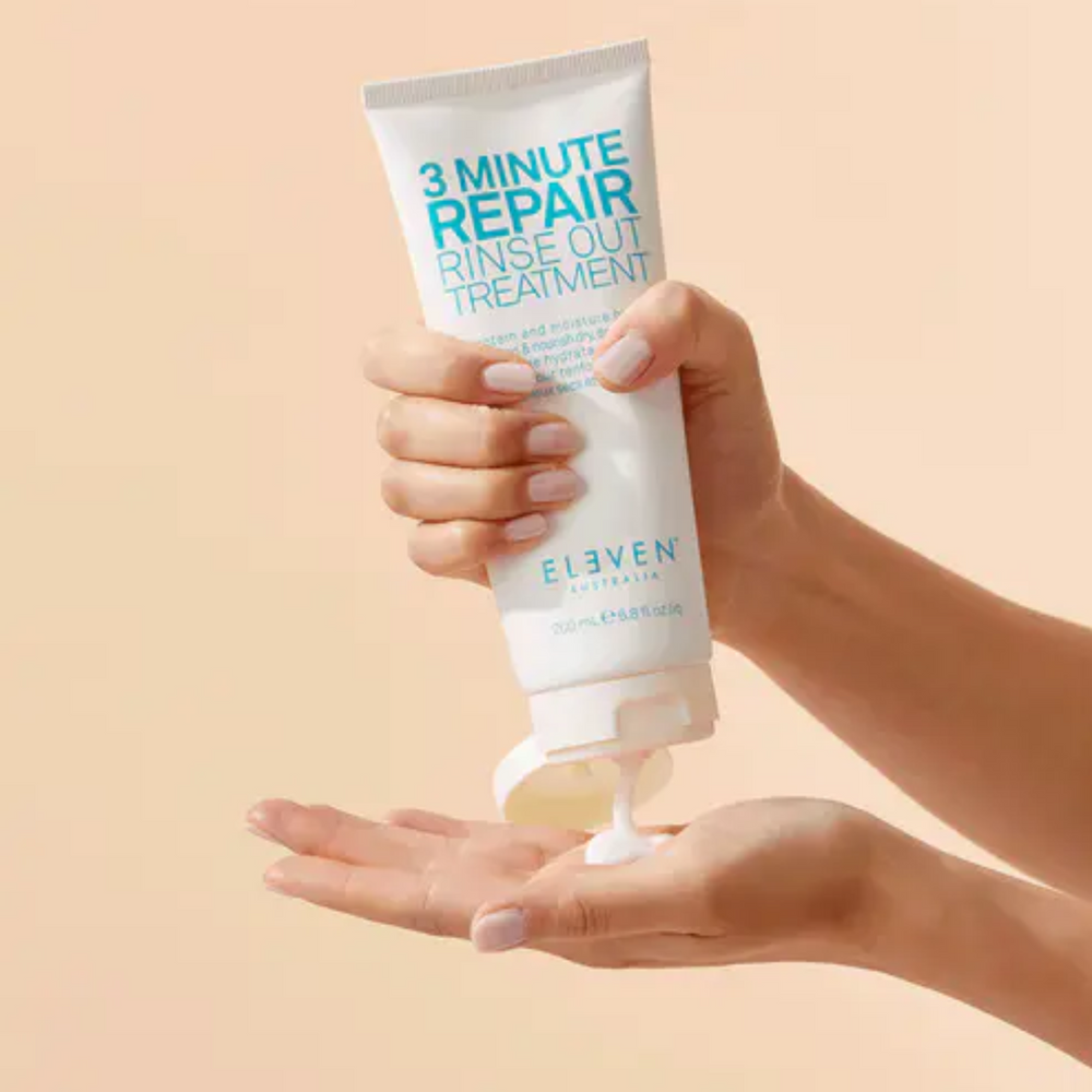 Flacon 200 ml du traitement 3 Minute Repair Rinse‑Out d’Eleven Australia pour cheveux réparés et nourris en 3 minutes