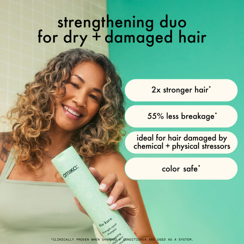 Shampoing réparateur pour cheveux abîmés. Renforce, réduit la casse et hydrate. Convient aux cheveux colorés et chimiquement traités.

