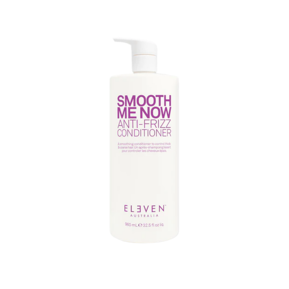 Flacon de l’après-shampoing Smooth Me Now Anti-Frizz Conditioner d’ELEVEN Australia, texture crémeuse
