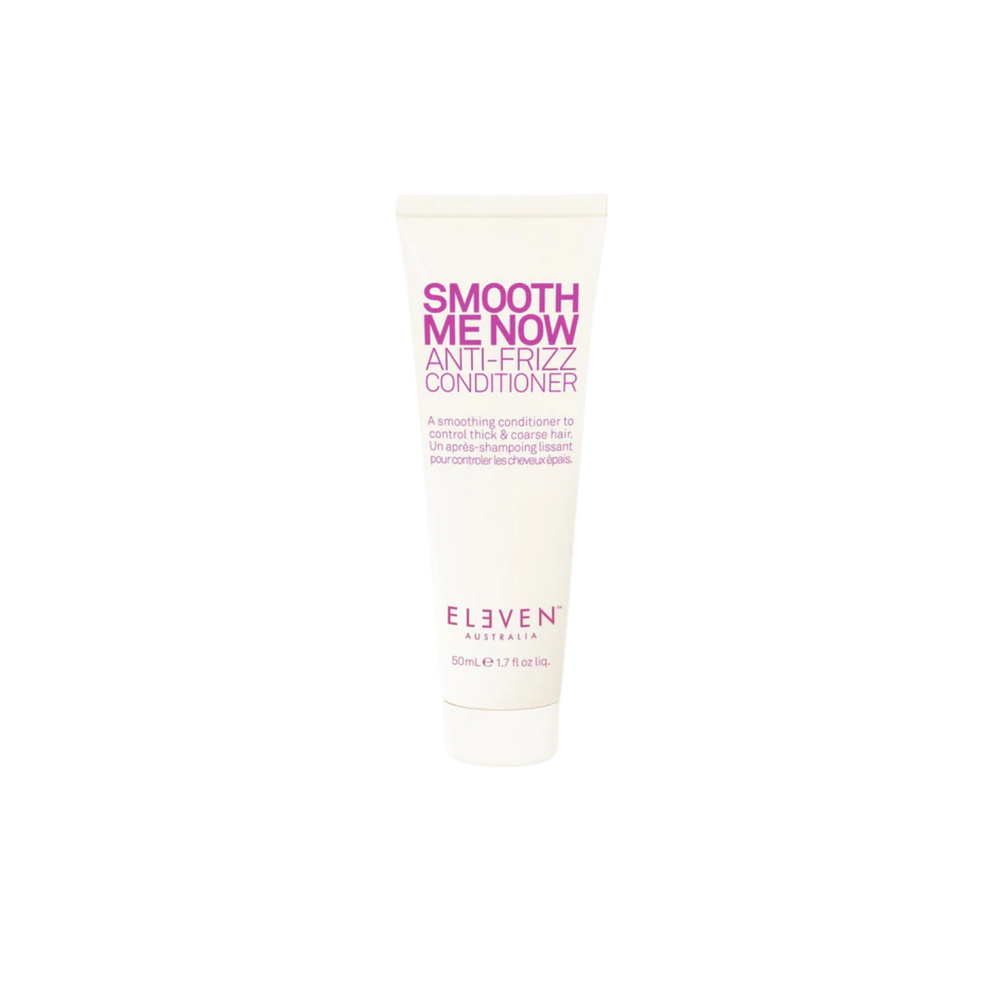 Flacon de l’après-shampoing Smooth Me Now Anti-Frizz Conditioner d’ELEVEN Australia, texture crémeuse