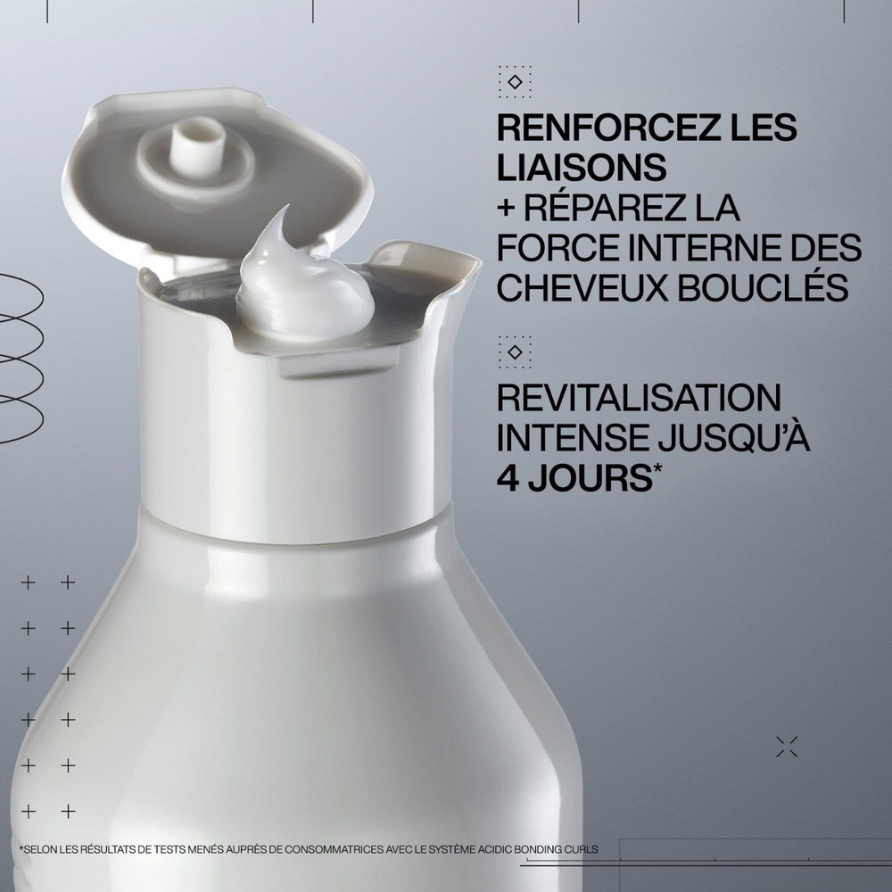 Flacon de l’après-shampooing sans silicone Acidic Bonding Curls de Redken pour cheveux bouclés définis et hydratés