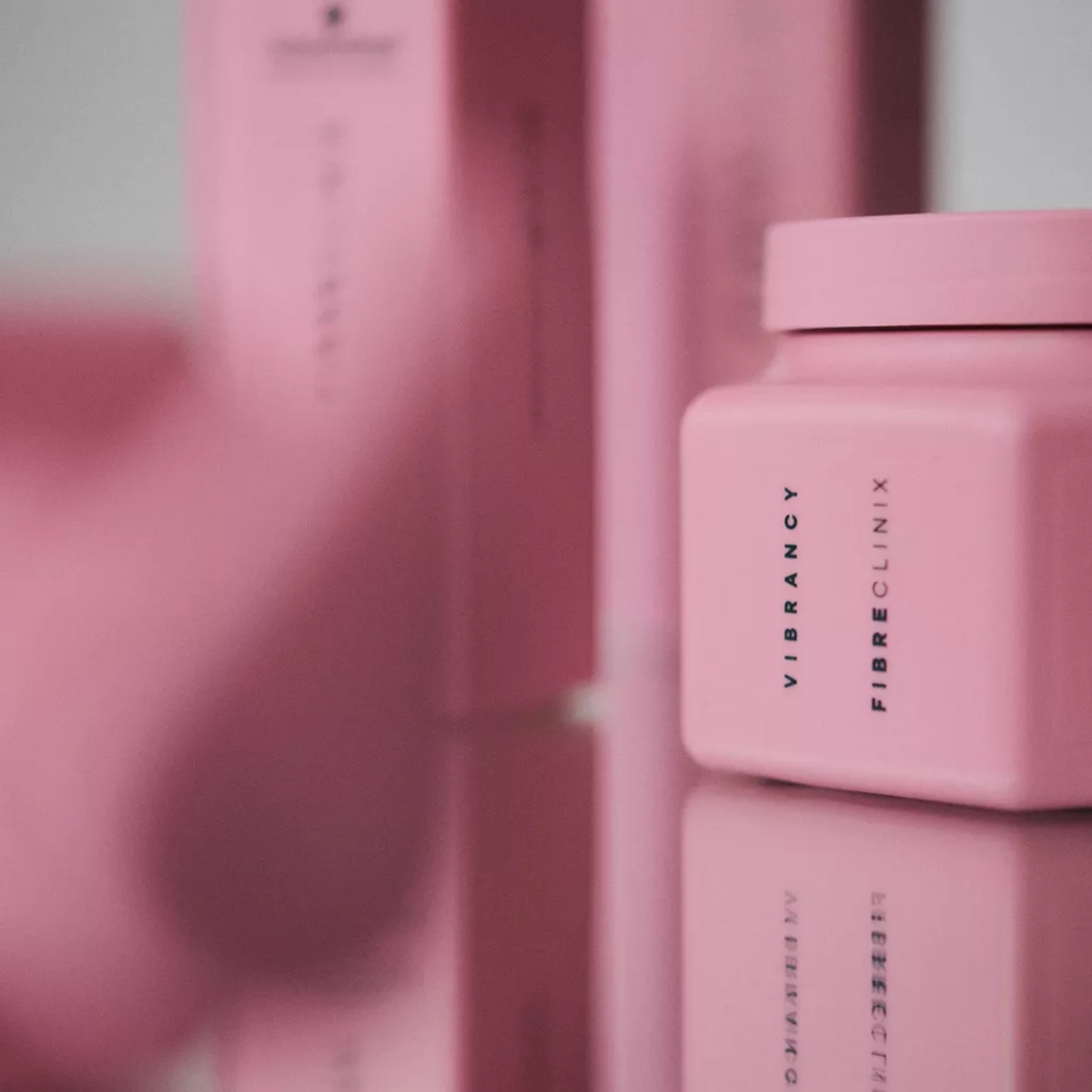 Conditionneur Schwarzkopf Fibre Clinix Vibrancy pour cheveux colorés, démêlant et protecteur de couleur.