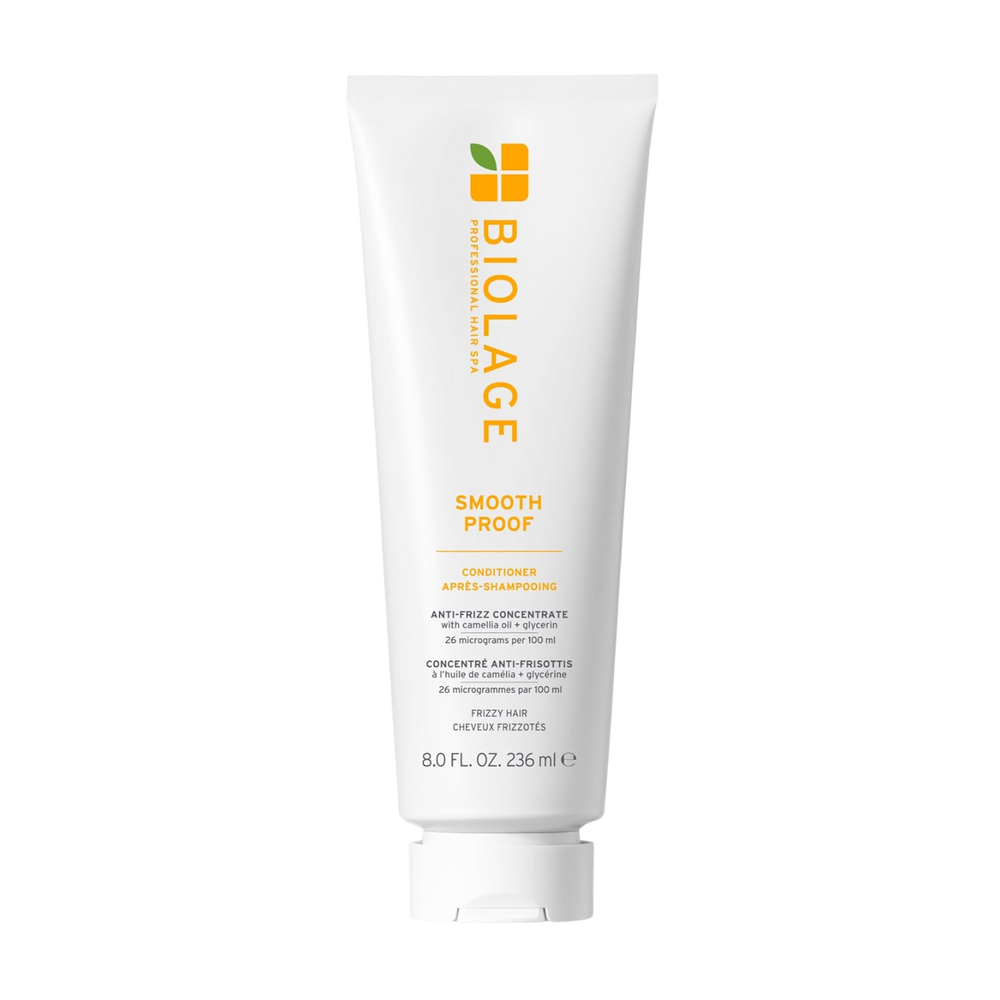 « Tube de Biolage SmoothProof Conditioner – emballage recyclable, formulation vegan, sans silicone, image de cheveux lisses »