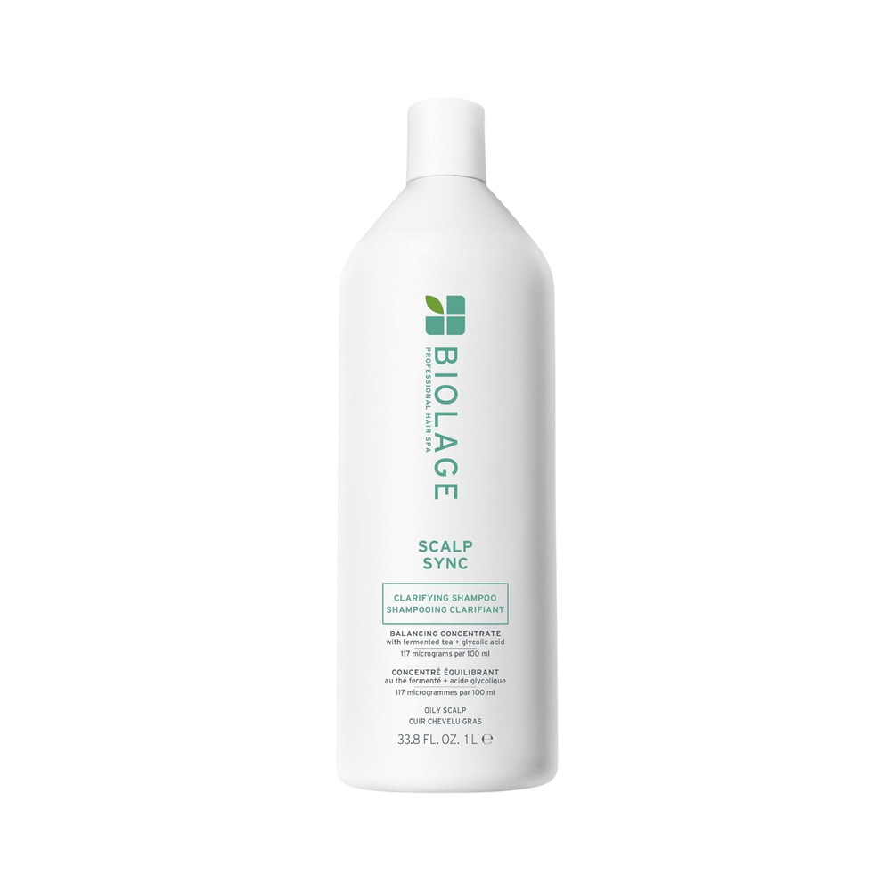 Flacon de 400 ml du Biolage Scalp Sync Clarifying Shampoo, shampooing clarifiant pour cuir chevelu gras, enrichi en thé fermenté et acide glycolique.