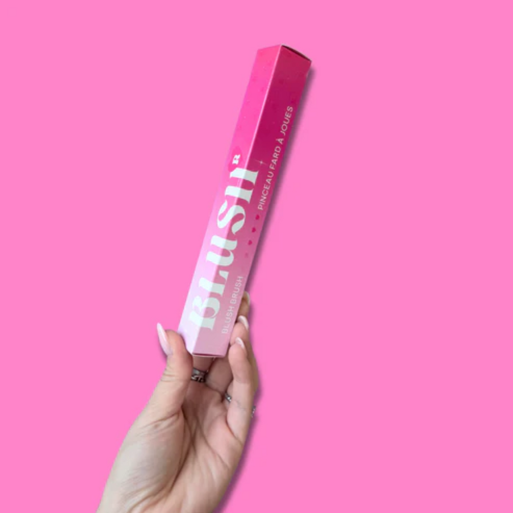 Pinceau blush rond Refreshi à poils synthétiques doux, application uniforme et naturelle, vegan et cruelty-free

