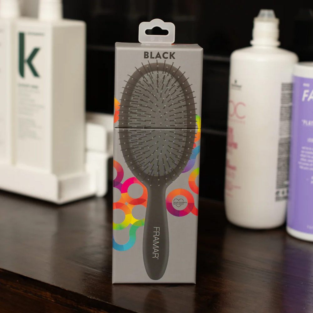 Brosse démêlante Framar Black to the Future — poils flexibles noir mat