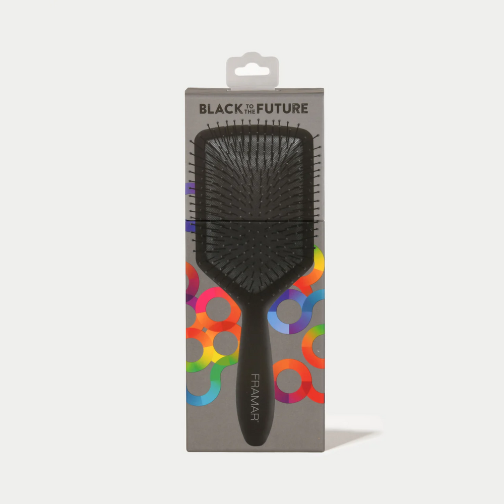 Brosse paddle noire Framar “Black to the Future” avec poils flexibles