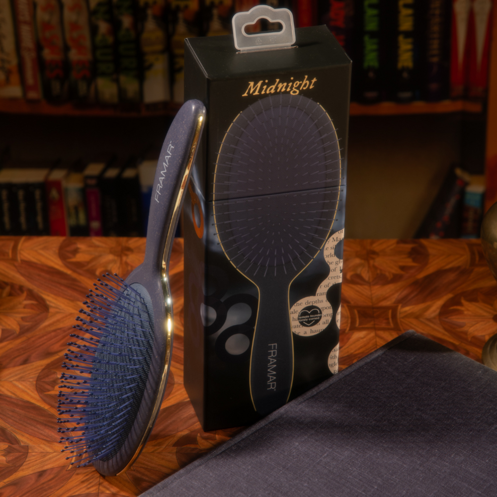Brosse Framar Dark Academia Midnight — démêlante bleu marine limited edition