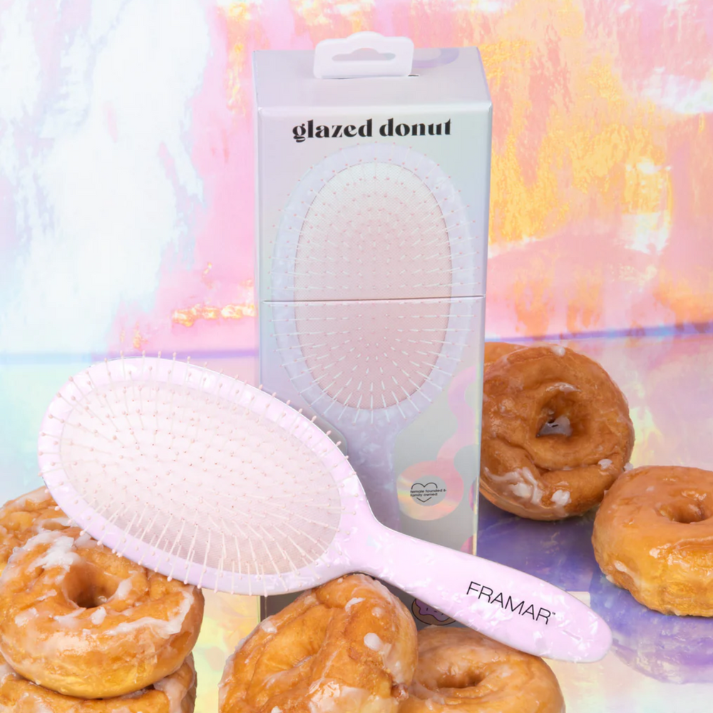 Brosse démêlante Framar Glazed Donut rose holographique, poils souples.