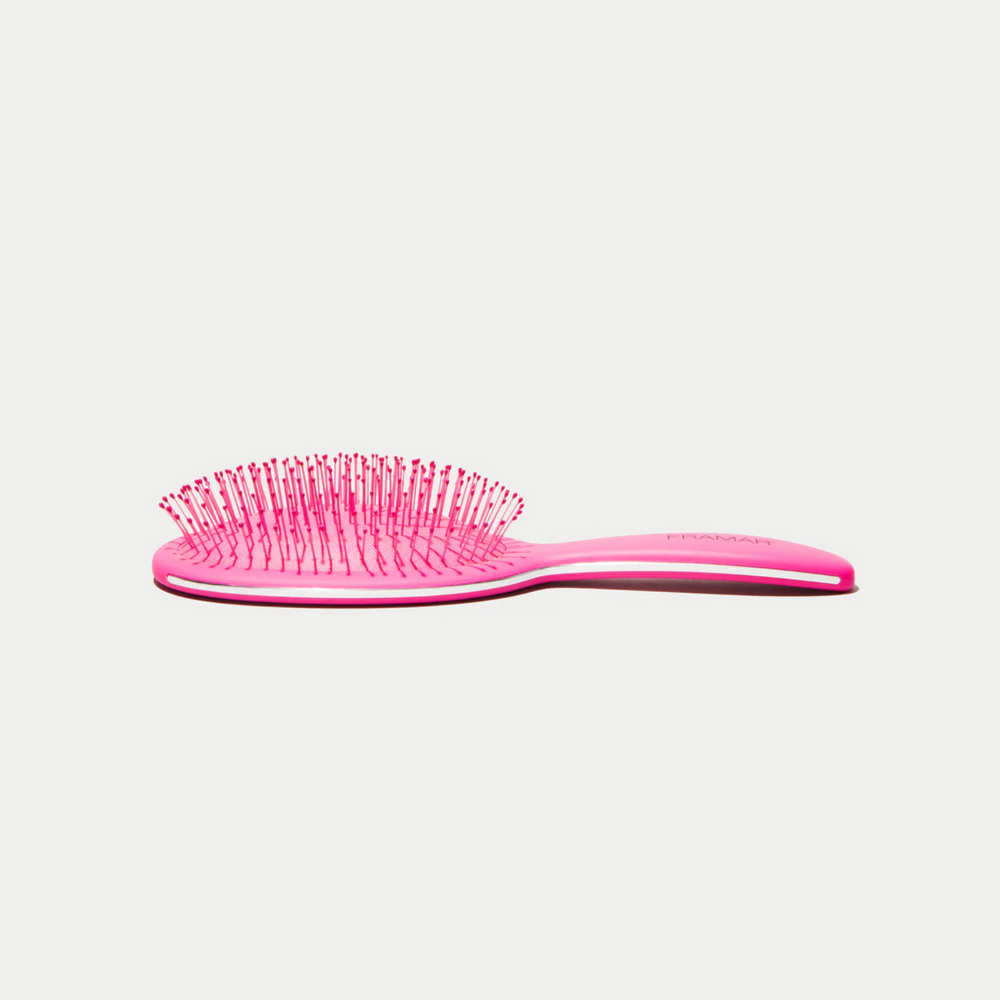Brosse démêlante Framar Pinky Swear – poils flexibles et manche rose mat