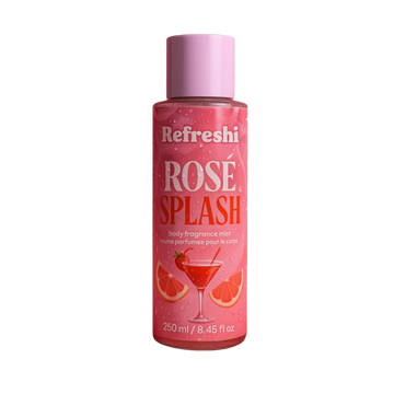 Flacon de brume corporelle Rosé Splash Refreshi posé sur fond pastel avec des touches de fruits et fleurs.

