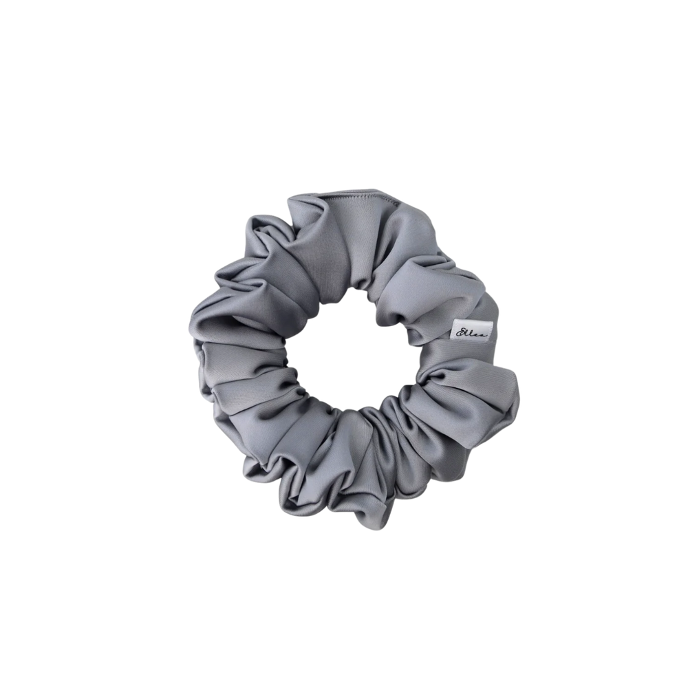 Chouchou satin luxe platine – accessoire cheveux soyeux, style chic et lumineux