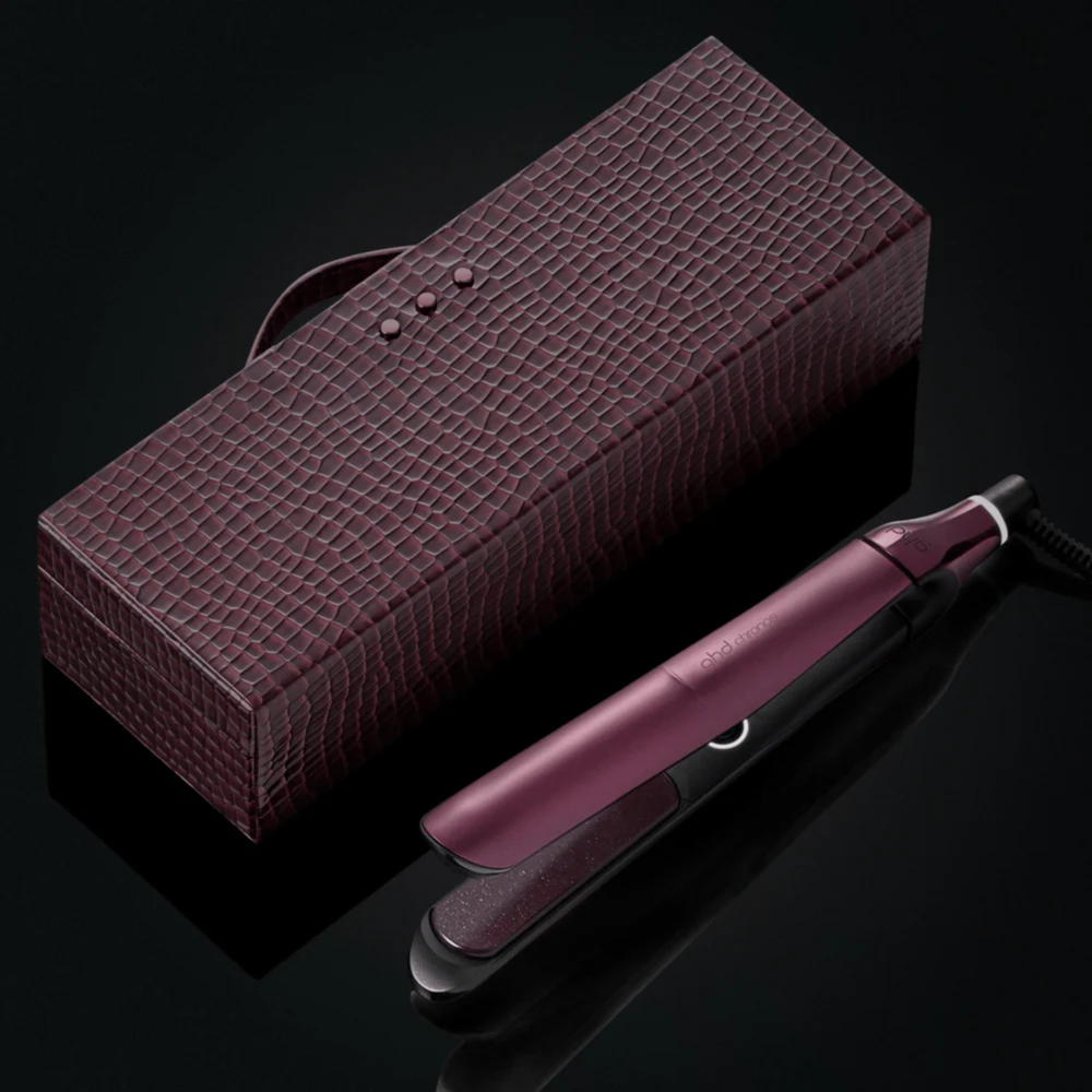Fer plat GHD Chronos Cherry Chic avec embout de silicone, pochette de transport et tapis chauffant – édition limitée.