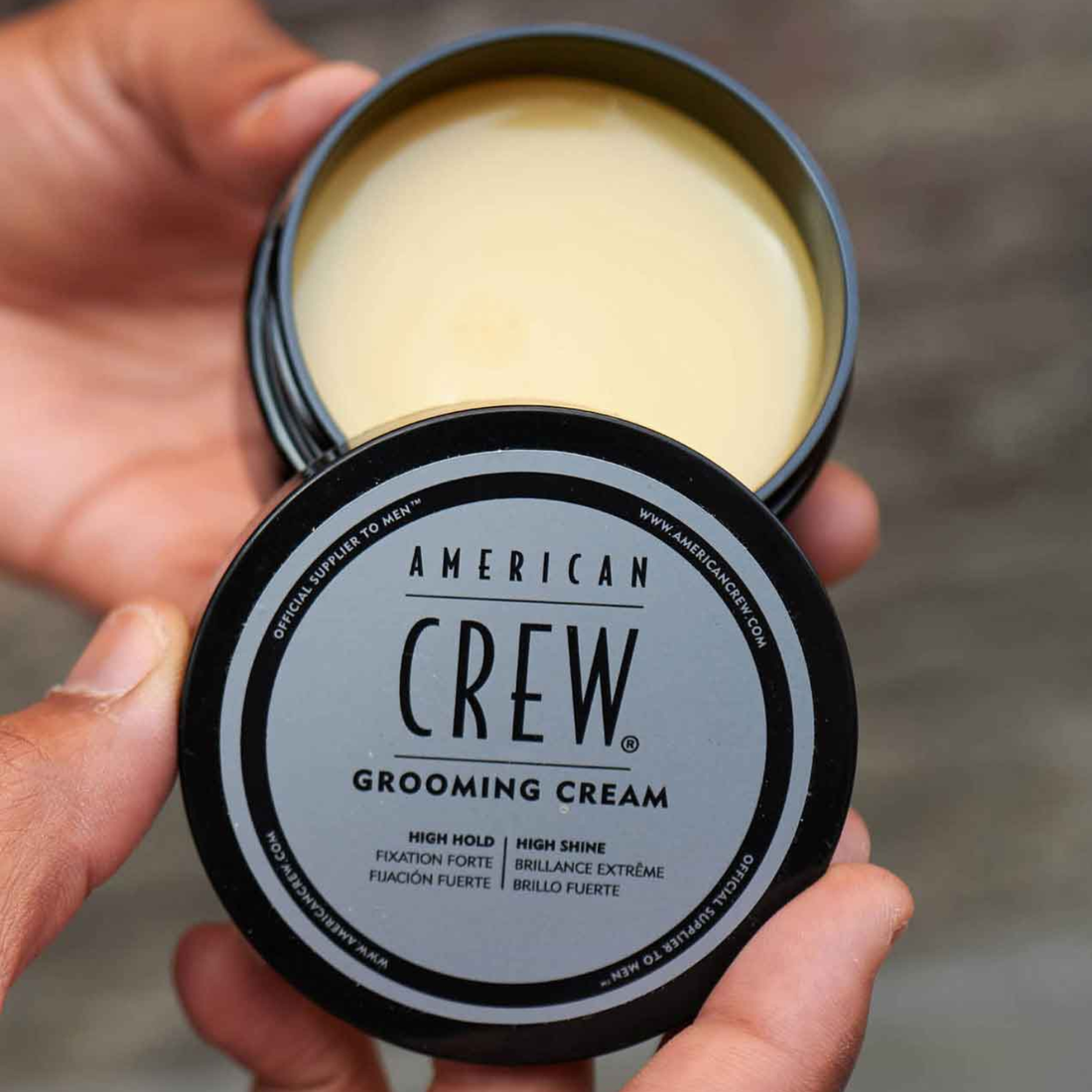 Pot de American Crew Grooming Cream crème coiffante homme fixation forte et brillance intense