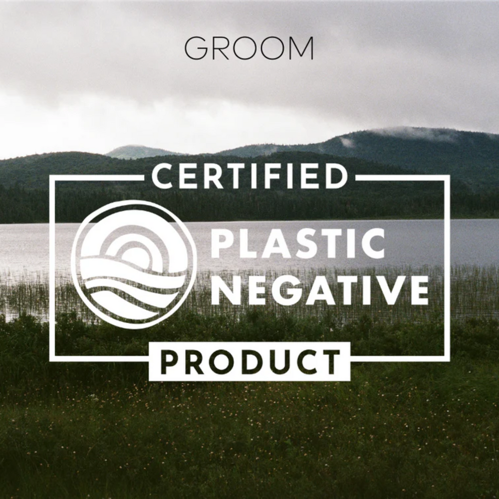 Crème à mains réparatrice GROOM en tube de 60 ml posée sur fond neutre