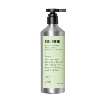 Flacon AG Care Curl Fresh Coconut Avocado Conditioner, cheveux bouclés hydratés en arrière‑plan