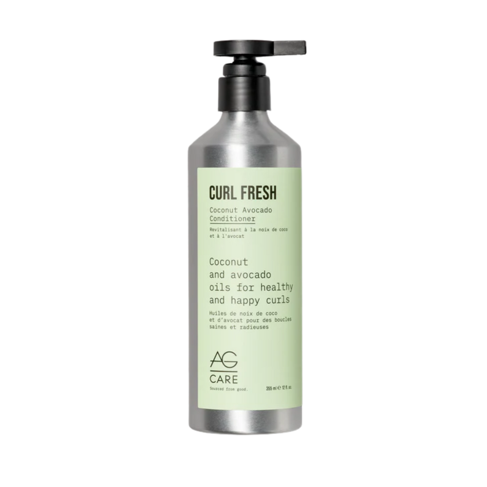 Flacon AG Care Curl Fresh Coconut Avocado Conditioner, cheveux bouclés hydratés en arrière‑plan
