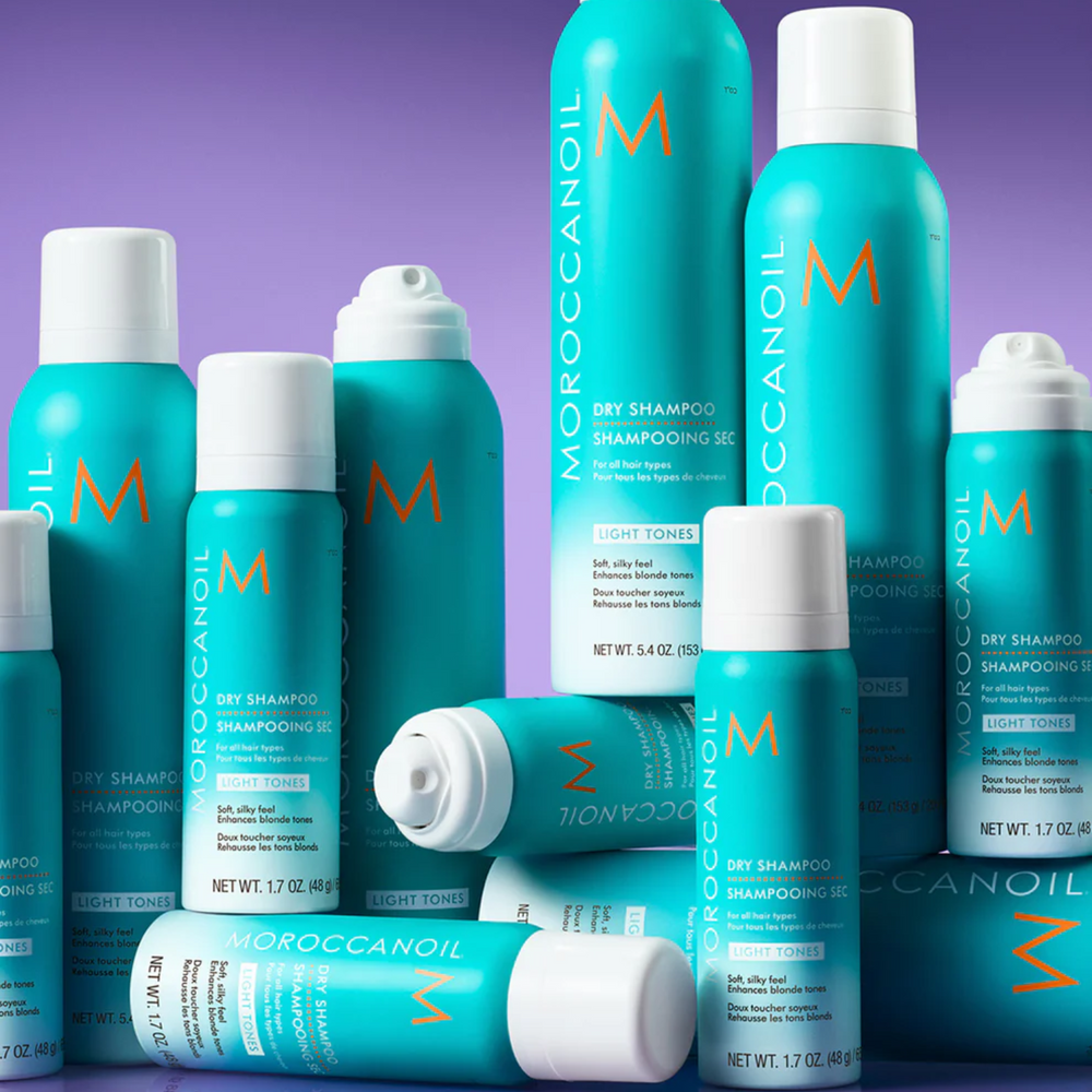 Aérosol Dry Shampoo Light Tones Moroccanoil, shampoing sec pour cheveux clairs, absorbe sébum, neutralise reflets jaunes, pour une chevelure fraîche et légère

