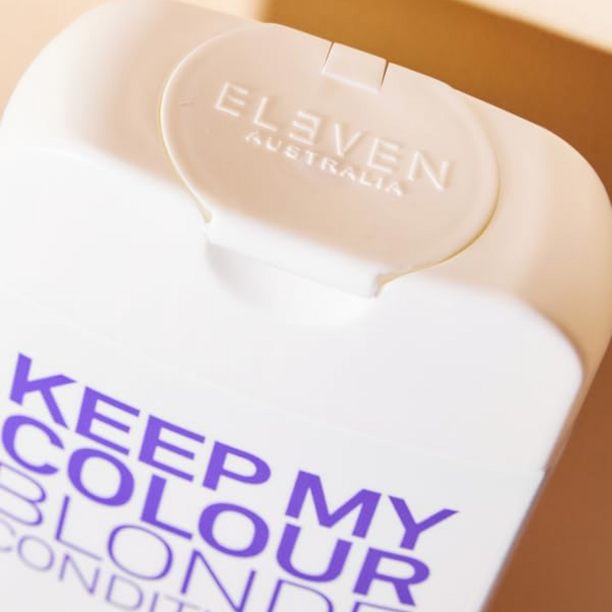 Flacon ELEVEN Keep My Colour Blonde Conditioner — soin tonifiant violet pour cheveux blonds