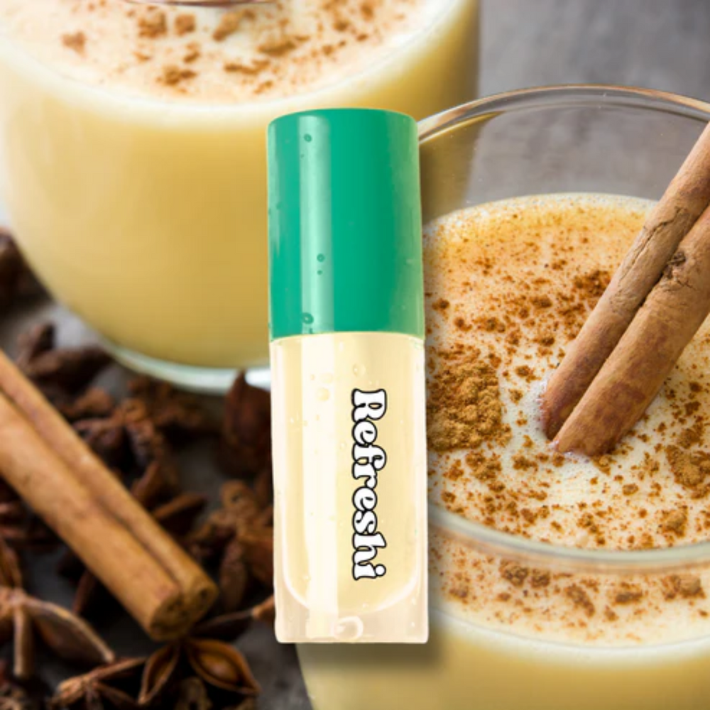 Tube 5 ml Egg Nog Lip Oil Refreshi, bulles visibles, texture brillante, hydratation intense

