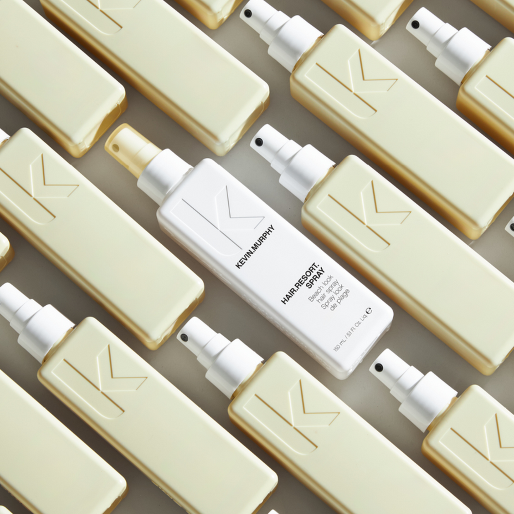 Flacon jaune de HAIR.RESORT.SPRAY Kevin Murphy, spray texturisant effet plage »