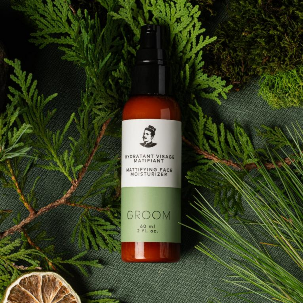 Pot 60 ml d’Hydratant Visage Matifiant Groom – crème légère matifiante à base de moringa, algue rouge et amidon d’orge, parfum pin et cèdre

