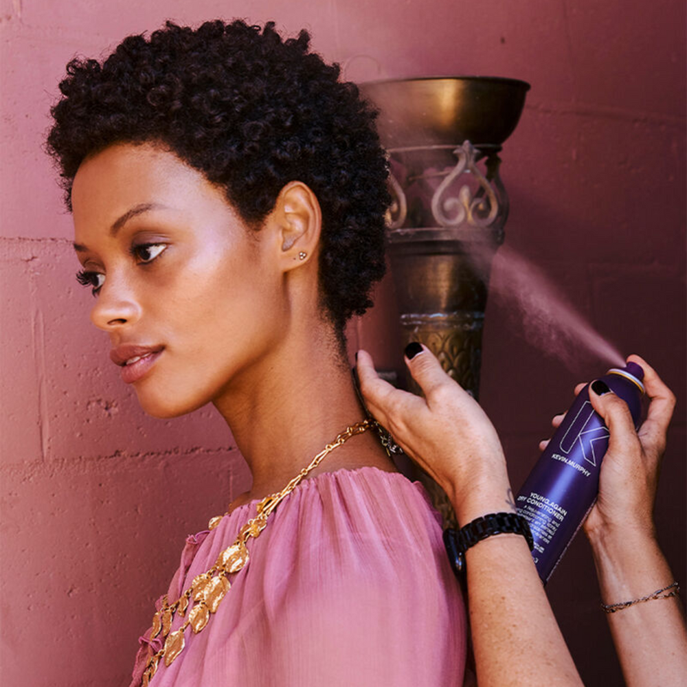 Flacon de Kevin Murphy Young Again Dry Conditioner sur fond clair