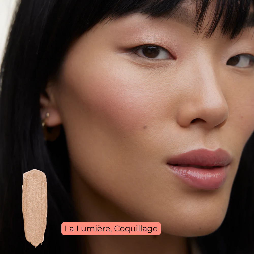 Huile illuminateur teintée La Lumière de Wonderblush, teinte rosée naturelle avec fini lumineux et hydratant
