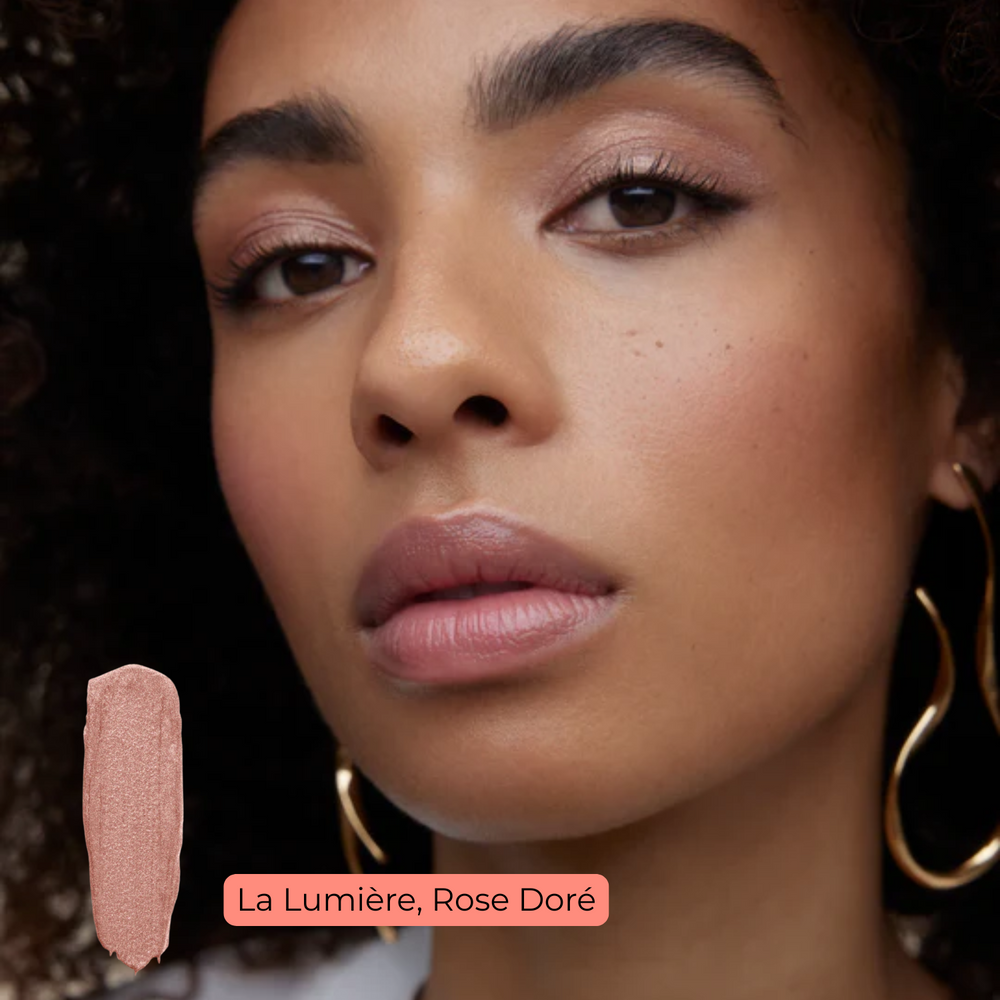 Huile illuminateur teintée La Lumière de Wonderblush, teinte rosée naturelle avec fini lumineux et hydratant
