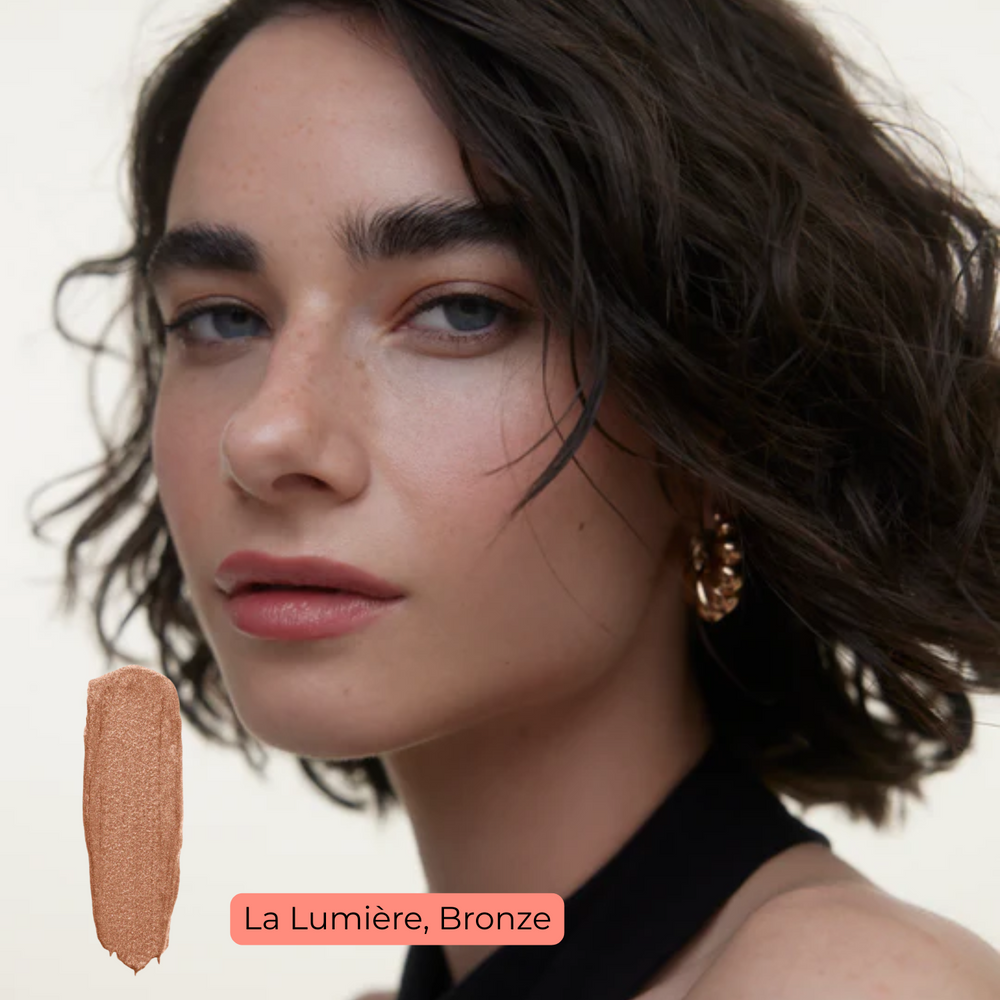 Huile illuminateur teintée La Lumière de Wonderblush, teinte rosée naturelle avec fini lumineux et hydratant
