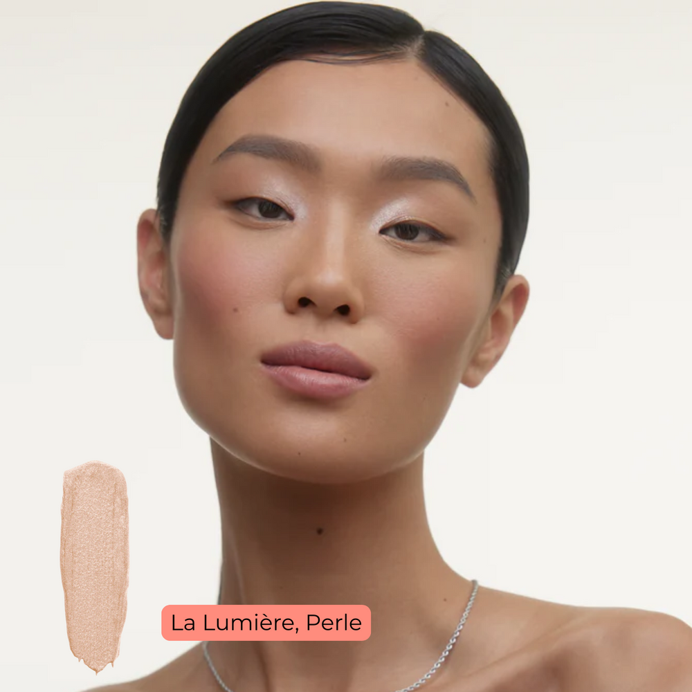 Huile illuminateur teintée La Lumière de Wonderblush, teinte rosée naturelle avec fini lumineux et hydratant

