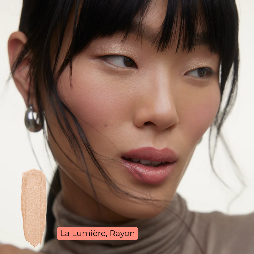 Huile illuminateur teintée La Lumière de Wonderblush, teinte rosée naturelle avec fini lumineux et hydratant
