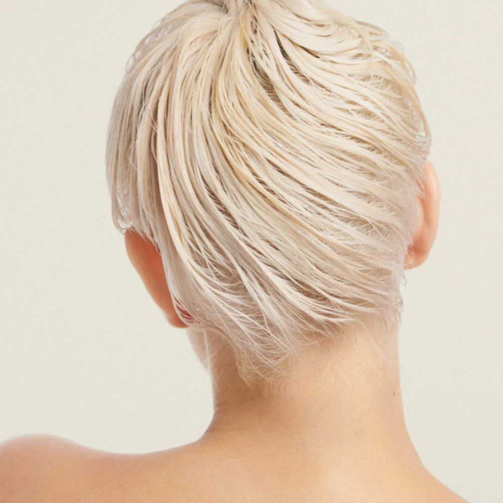 Masque réparateur Living Proof Restore 200 ml pour cheveux abîmés et secs.