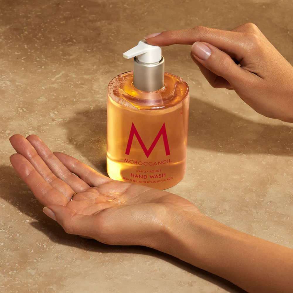 Flacon 360 ml Moroccanoil Hand Wash Dahlia Rouge, savon mains hydratant parfum pétales de dahlia, tubéreuse et bois de santal à l’huile d’argan

