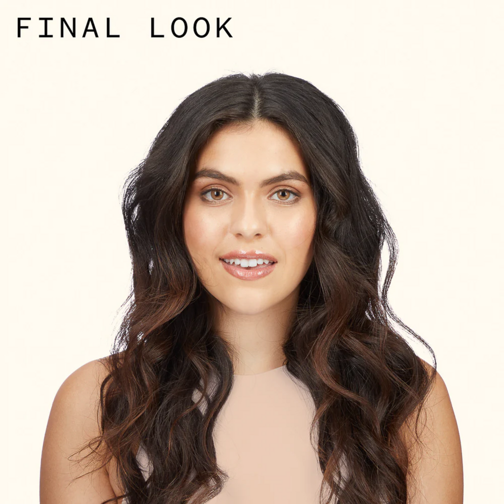 Bouteille de mousse volumisante Amika Plus Size Perfect Body 250 ml pour cheveux avec effet volume intense et tenue flexible.