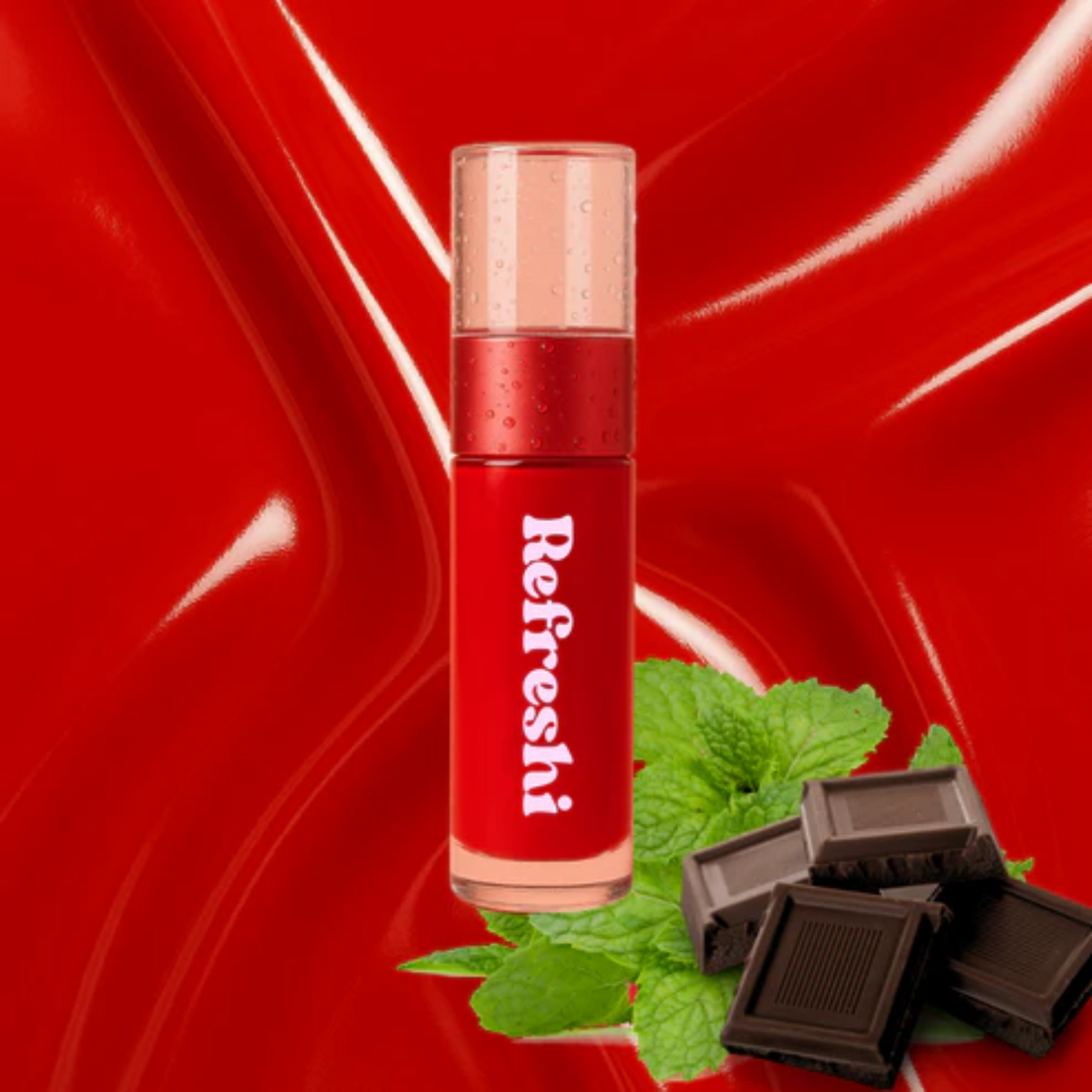 Tube 8,5 ml de gloss Nice List Lip Pillow, embout courbé, texture brillante et nourrissante

