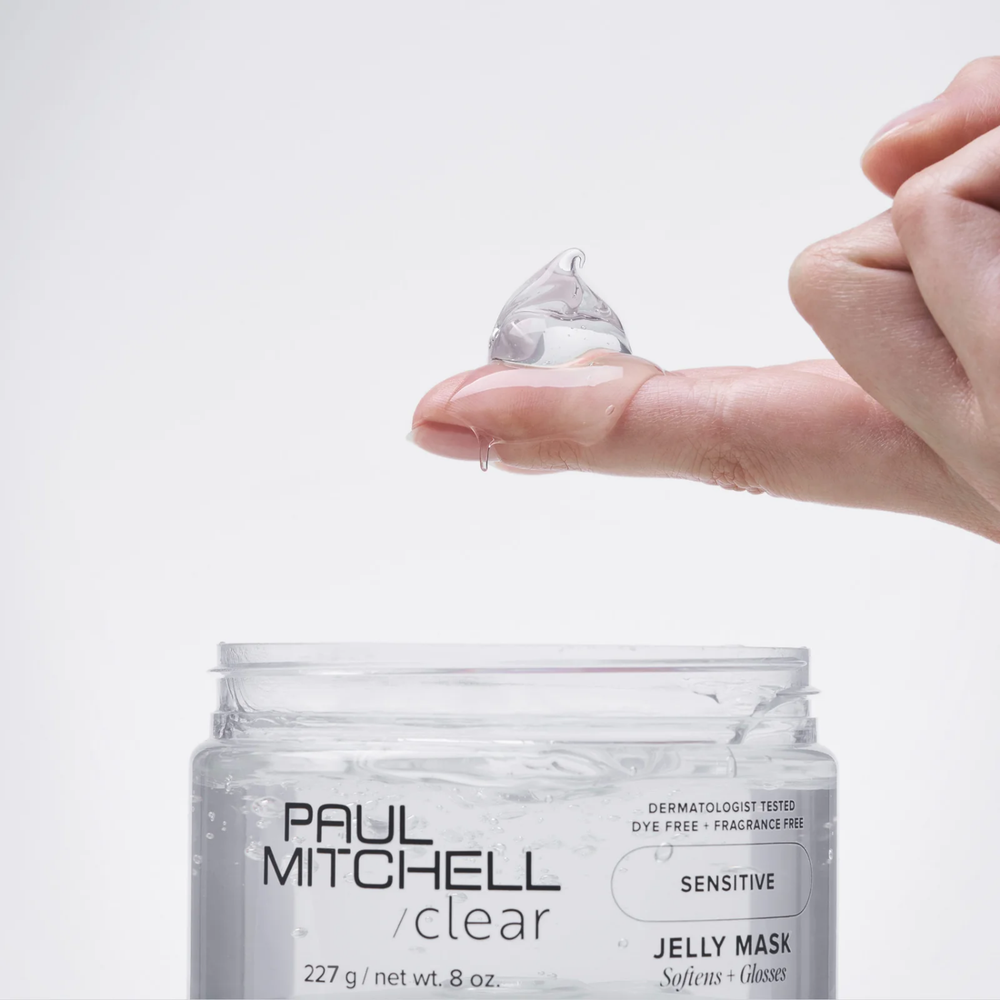 Masque capillaire Paul Mitchell Clear Jelly Mask texture gelée, hydratation légère sans parfum pour cheveux sensibles, doux et brillants.
