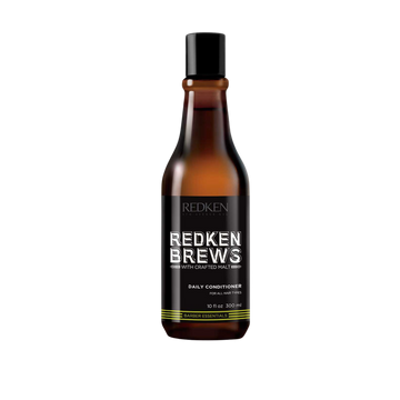 Flacon de revitalisant Redken Brews 300 ml, étiquette sobre noir et bleu, soin quotidien sans alourdir