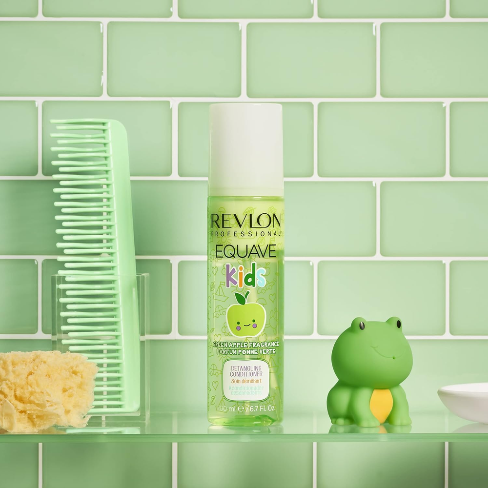 Flacon de Revlon Professional Equave Instant Detangling Conditioner bi-phase, spray sans rinçage pour cheveux secs.