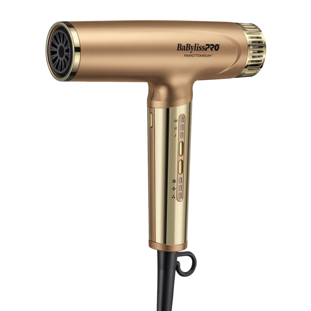 « Sèche-cheveux BaBylissPRO Nano Titanium Or – vue latérale couleur or, poignée élégante et embout concentrateur »